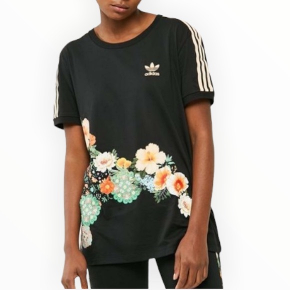 adidas Tops - 💥HP💥ADIDAS JARDIM AGHARTA FLORAL TEE
